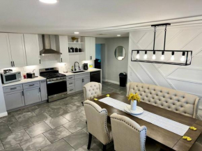 King Bed, only 7 min away from Cielo Vista & the Airport